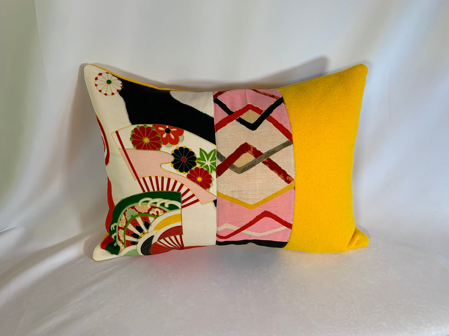 "Iwasaki" Decorative Pillow